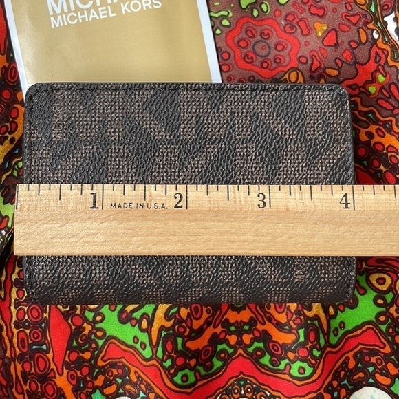 Brand New Michael Kors Brown Luggage Small Flap ID Card Case Holder - Picture 6 of 14